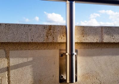Rampe inox sur muret pose latérale sur muret