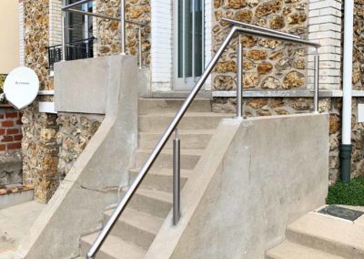 Garde-corps inox pour muret gamme ronde 2 câbles