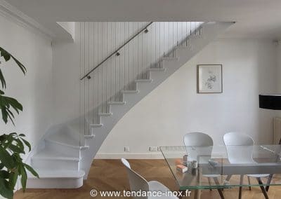 Garde-corps escalier câble vertical